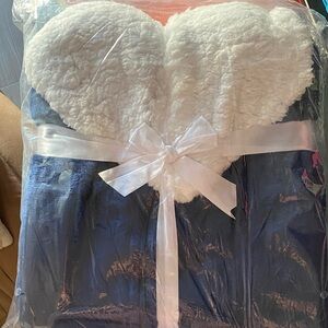 Cozy White and Blue Unisex Sherpa Hooded Robe